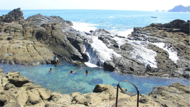 Pantai Wediombo, Surga Tersembunyi di Gunungkidul yang Memikat Hati​