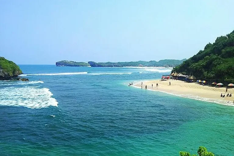 Keajaiban Pantai Ngandong, Permata Tersembunyi di Gunungkidul