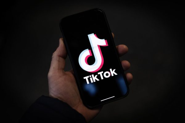 TikTok, Fenomena Media Sosial yang Mengubah Cara Kita Berkreasi