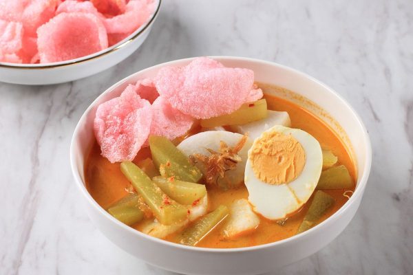 Lontong Sayur, Cita Rasa Tradisional yang Menggugah Selera