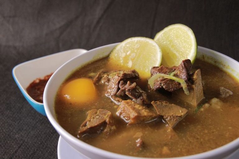 Mengenal Pallubasa, Hidangan Khas Makassar yang Kaya, Gurih, dan Bikin Lupa Diet